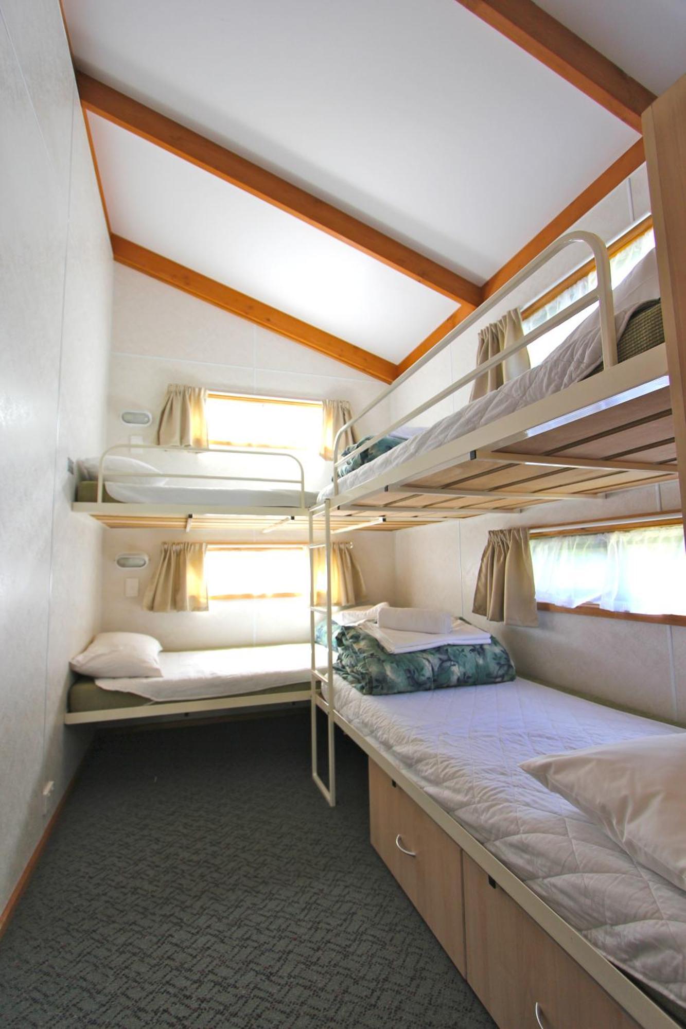 Crystal Brook Tourist Park Hotell Doncaster East Rum bild