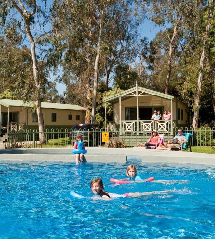 Crystal Brook Tourist Park Hotell Doncaster East Exteriör bild